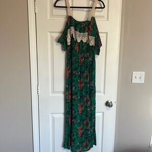 LIKE NEW Maxi Dress Green Short-sleeve Open Shoulder Size XL
